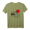 Die etwas andere Wanderfamilie DEAW Mountain Mama T-Shirt – Naturmotive, Berge, Sonnenaufgang & Vogel Schwarm für Wander- und Naturliebhaber