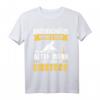 Alter Mann Eisstockschießen Spruch T-Shirt – Lustiges Geschenk für Rentner, Opa & Eisstockschützen, perfekt für Weihnachten, Geburtstag & Vatertag
