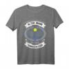 Herren Unterschätze nie einen alten Mann mit Tennisschläger T-Shirt – Lustiges Tennis-Shirt für Senioren, Rentner & Tennisteam-Geschenk