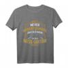 Bassist im Ruhestand Rentner Opa Alter Mann Bass Gitarre T-Shirt – Perfektes Geschenk für Musiker, Musikliebhaber & Gitarrenlehrer