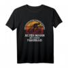 Unterschätze Niemals Einen Alten Mann Mit Einem Fahrrad - Retro T-Shirt für Rentner & Radfahrfans, Perfekt als Geschenkidee zum Ruhestand & Abschied