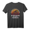 Unterschätze Niemals Einen Alten Mann Mit Einem Fahrrad - Retro T-Shirt für Rentner & Radfahrfans, Perfekt als Geschenkidee zum Ruhestand & Abschied