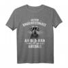 Unterschätzen Sie niemals einen alten Mann mit Airedale Terrier T-Shirt – Lustiges Hunde Geschenk für Freunde und Familie das ganze Jahr