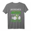 Unterschätze niemals einen alten Mann mit einem Traktor T-Shirt - Lustiges Landwirt Geschenk für Papa, Opa & Bauernhofliebhaber