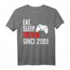 12 Jahre Gamer Geburtstag T-Shirt - Eat Sleep Zocken Since 2009, Perfektes Geschenk für junge Videospieler & Pro Player