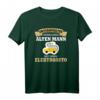 Unterschätze niemals einen alten Mann Elektroauto T-Shirt – Lustiges E-Auto Design für Fans nachhaltiger Mobilität
