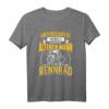 Unterschätze niemals einen älteren Mann mit seinem Rennrad T-Shirt – Perfektes Geschenk für Radfahrer zum Geburtstag oder Weihnachten