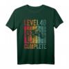 HapDog Geschenk für Junge Männer - Level Complete 40 Jahre T-Shirt, Lustige Gaming Geschenkidee & Geburtstagsdeko