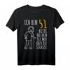 Lustiges 51. Geburtstag T-Shirt für Männer - Humorvolles Design zum 51. Geburtstag mit Spruch 'Ich bin 51 bitte helfen Sie mir über die Strasse'