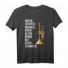 Unterschätze Niemals Einen Alten Mann mit Trompete T-Shirt – Lustiges Geschenk für Papa, Opa, Bruder & Trompeter zu Vatertag, Geburtstag oder Rente