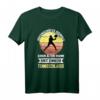 Unterschätze niemals einen alten Mann mit Tennisschläger T-Shirt – Lustiges Tennis Motiv für Rentner, Tennisfans & Vereinsmitglieder