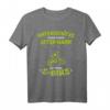 Herren Unterschätze niemals einen alten Mann mit einem E-Bike T-Shirt - Lustiges Radfahrer Outfit für Rentner, Papa und Opa, perfektes Geschenk für E-Bike & E-Mountainbike Fahrer