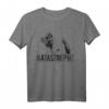Lustiges T-Shirt mit Spruch 'Katastrophe' – Humorvolles Geschenk für Freunde & Kollegen, Perfekt für Alltag & Spaß