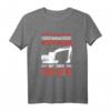 Alter Mann mit Bagger Rentner T-Shirt – Lustiges Geschenk für Baggerfahrer im Ruhestand, Bauarbeiter & Baustellenfans