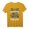 Unterschätze niemals einen alten Mann auf einem Roller T-Shirt - Lustiges Geschenk für Scooter, Mofa oder Moped Fahrer zum Geburtstag oder Weihnachten