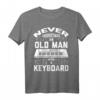 Herren Keyboard Synthesizer T-Shirt mit lustigem Spruch – Perfektes Geschenk für Musiker, Papa, Opa, Bruder zum Vatertag, Geburtstag oder Rente