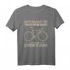 Unterschätze niemals einen alten Mann mit einem E-Bike T-Shirt – Perfektes Geschenk für Fahrrad- und E-Bike-Enthusiasten