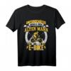 Unterschätzen Sie niemals einen alten Mann auf einem E-Bike T-Shirt - Lustiges Geschenk für Rentner, Opa & Fahrradliebhaber zum Geburtstag