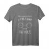 Unterschätze niemals einen alten Mann auf einem Fahrrad T-Shirt – Perfektes Geschenk für Radfahrer und Fahrradliebhaber zu Weihnachten und Geburtstag