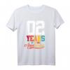 Seit 2 Jahren genial T-Shirt – Lustiges Geburtstags- oder Jahrestagsgeschenk zum 2. Geburtstag für Bruder, Schwester, Mann, Frau, Freund oder Freundin