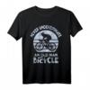 Herren Fahrrad T-Shirt mit lustigem Spruch – Unterschätzen Sie niemals einen alten Mann, perfekt für Radfahrer, Opa und Mountainbike-Fans