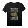 Herren Unterschätzen Sie niemals einen alten Mann mit einer Eisenbahn T-Shirt - Lustiges Geschenk für Eisenbahn- und Modellbahn-Fans zu Weihnachten, Geburtstag, Mutter- und Vatertag