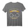 Unterschätze Niemals Einen Alten Mann Mit Fahrrad - Lustiges Spruch T-Shirt für Biker, Väter & Großväter zum Vatertag, Geburtstag oder Renteneintritt