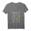 Damen 50er Geburtstag Mann T-Shirt – Lustiges V-Ausschnitt Design für den runden 50. Geburtstag mit humorvollem Spruch