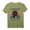 HapDog T-Shirt für Frauen - Old Lady mit Kaffee & Schwarze Katze, Humorvolles Geschenk für Damen