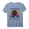 HapDog T-Shirt für Frauen - Old Lady mit Kaffee & Schwarze Katze, Humorvolles Geschenk für Damen