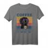 HapDog T-Shirt für Frauen - Old Lady mit Kaffee & Schwarze Katze, Humorvolles Geschenk für Damen