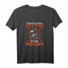 Unterschätze niemals einen alten Mann mit einem Mountainbike - Lustiges MTB T-Shirt Geschenk für Radfahrer, Natur- und Sportliebhaber
