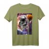 NASA Astronaut Basketball In Space Graphic T-Shirt - Officially Licensed NASA Merchandise für Raumfahrt- und Basketballfans