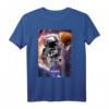 NASA Astronaut Basketball In Space Graphic T-Shirt - Officially Licensed NASA Merchandise für Raumfahrt- und Basketballfans