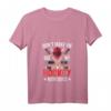 Damen Eishockey Mama T-Shirt mit V-Ausschnitt – Perfektes Geschenk für Eishockeyfans, Trainerinnen und Unterstützerinnen zu Geburtstag, Weihnachten & Co.