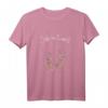 Lustiges Schwangerschaft Verkünden Mama T-Shirt mit Babyfüßen und Herz – Perfektes Geschenk für werdende Mütter bei Baby Shower & Babyparty