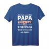 Lustiges Männertag T-Shirt für Papa & Stiefpapa mit Spruch – Witziges Geschenk für Vatertag, Männertag & Himmelfahrt
