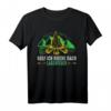 Survival Ausrüstung Pfadfinder Natur T-Shirt – Witziges Outdoor- und Abenteuer-Shirt für Natur- und Survival-Fans, perfekt als Geschenk oder zum selber Tragen