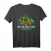 Survival Ausrüstung Pfadfinder Natur T-Shirt – Witziges Outdoor- und Abenteuer-Shirt für Natur- und Survival-Fans, perfekt als Geschenk oder zum selber Tragen