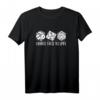 Choose Your Weapon Würfel T-Shirt – Für Rollenspieler, Brettspiel- und Tabletop-Fans, perfekte Geschenkidee für Würfelspieler