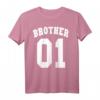 Bruder 01 T-Shirt für den Großen Bruder und Kleinen Bruder – Lustiges Geschenk im Highschool Style für Geschwisterpaare zum Geburtstag und zu jedem Anlass