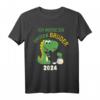 Ich Werde Ein Großer Bruder 2024 Dinosaurier Dino Geschenk T-Shirt – Perfekt zur Schwangerschaftsankündigung & Baby Party Überraschung