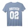 Brother 02 Geschenk für den Großen Bruder und Kleinen Bruder - Lustiges T-Shirt im Highschool Style zum HapDog, perfekt für Brüder & Geschwister