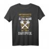 Dartspieler T-Shirt mit Spruch – Lustiges Vatertags- & Geburtstagsgeschenk für Papa, Opa & Dartfans