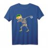 Dabbing Skelett Fußball T-Shirt & Cap - Perfekt für Fußballfans, Halloween, Weihnachten & Geburtstage