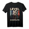 Gamer T-Shirt zum 16. Geburtstag – Level 16 Complete! Lustiges Retro Gaming Outfit für Jungen und Mädchen zum Geburtstag