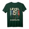 15. Geburtstag Geschenk für Jungen & Mädchen - Level 15 Gamer T-Shirt im Retro Vintage Look für Zocker, Teenager & Party Spaß