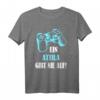 Personalisiertes Gamer T-Shirt mit Spruch 'Ein Attila Gibt Nie Auf!' – Perfektes Geschenk zum Geburtstag für Gamer, Freunde und Sohn