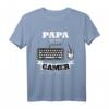 Papa am Tag Gamer in der Nacht Geschenk - Lustiges T-Shirt für Nerds & Geeks, Geburtstags- & Weihnachtsgeschenk für Videospieler