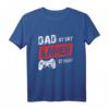 Dad by Day Gamer by Night - Papa Vatertagsgeschenk T-Shirt mit Botschaft für den besonderen Vater
